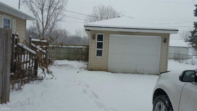 Building Photo - 2616 N Williamston Rd