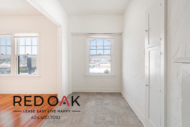 Building Photo - 3918 Beverly Blvd