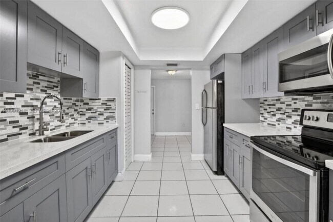 Building Photo - 2521 NW 72nd Ave