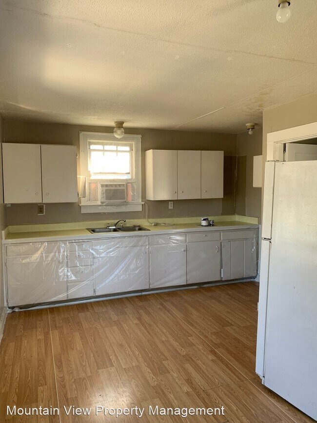 Building Photo - 1 br, 1 bath House - 31 Crawley Ln