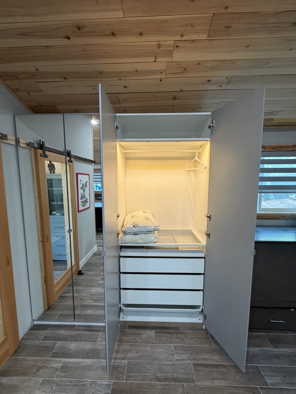 Foto del edificio - 7711 Owensmouth Ave