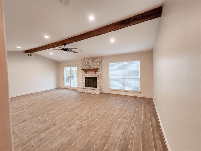 Foto del edificio - 7010 Lakeshore Dr