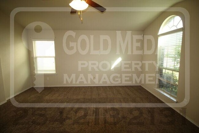 Building Photo - Beautiful 3-bedroom, 2-bathroom home with a 2-car garage now available for rent!