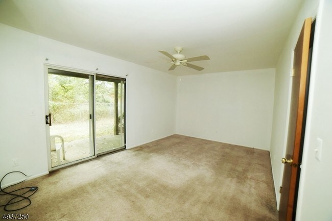Building Photo - 403 Orchard Meadows Dr S