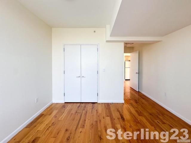 Foto del edificio - 1 bedroom in Queens NY 11106