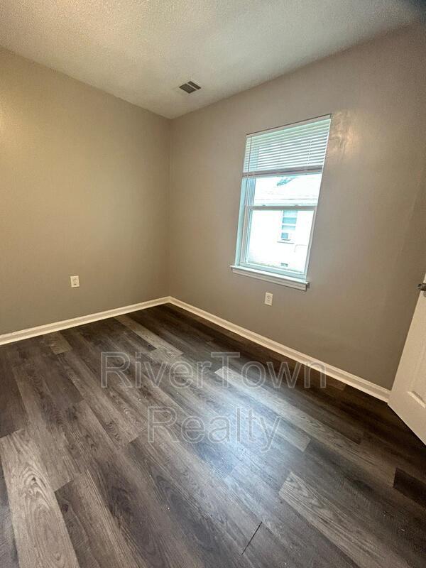 Building Photo - 3020 Sinclair St