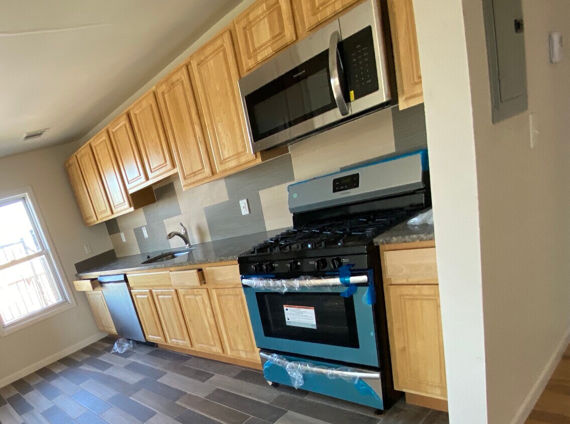 Foto principal - 248 County Ave