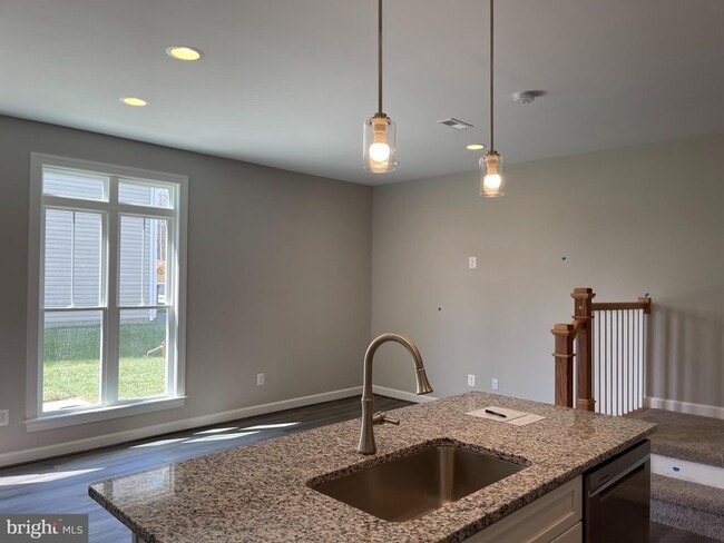 Building Photo - 114 Coralyrose Ct