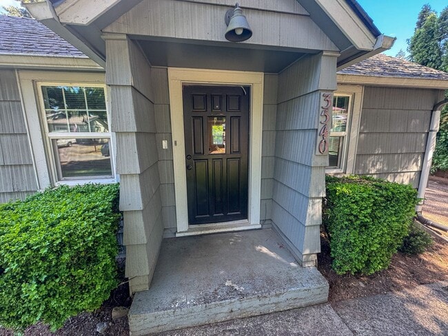 Building Photo - Single Level South Salem Home, Larger Yard...