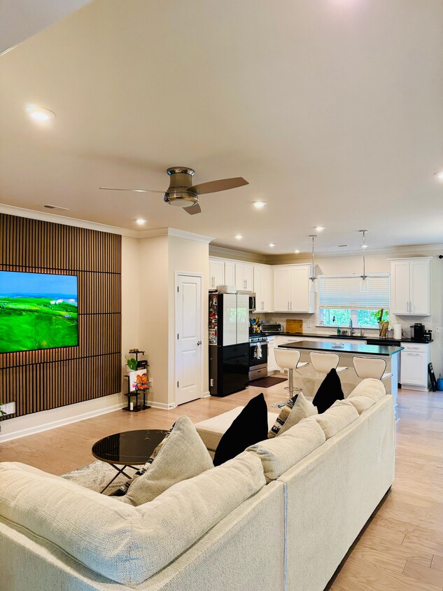Foto principal - 529 Madison Falls Ct