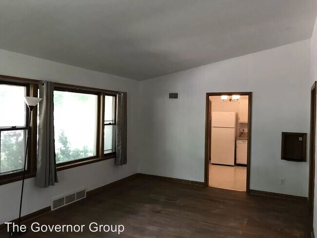 Foto del edificio - 2 Bedroom/1 Bathroom in Iowa City - East Side