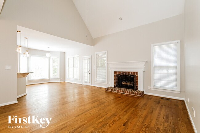 Building Photo - 12439 Sylvan Oak Way