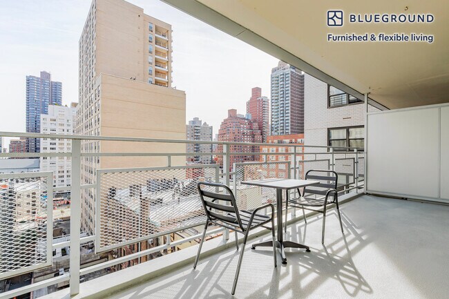 Foto del edificio - 305 East 86th St