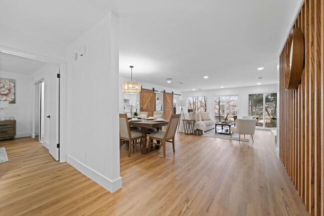 Building Photo - 9606 Glenacre