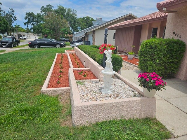 Building Photo - 8040 Canterbury Cir