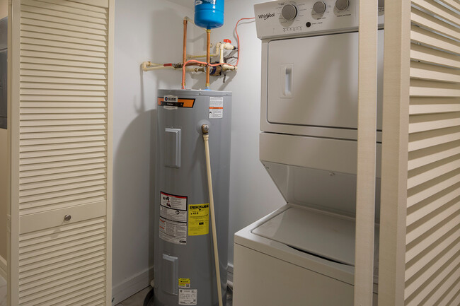 In-Unit Washer and Dryer - Bolton - 1323 Eutaw Place