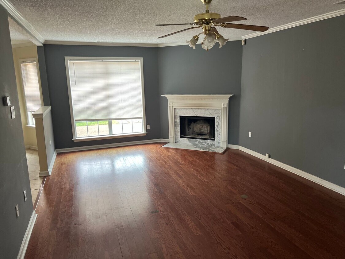 Building Photo - 792 Silver Sands Dr