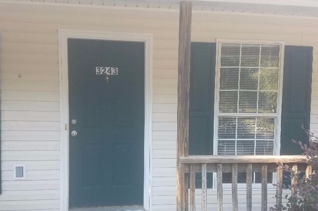 Entry - 3243 Wade St