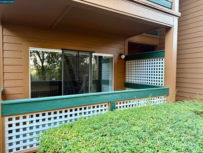 Building Photo - 216 Stone Pine Ln