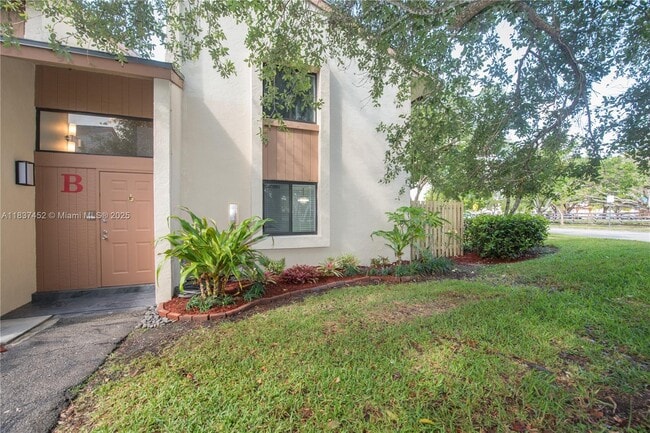 Building Photo - 10945 SW 113th Pl