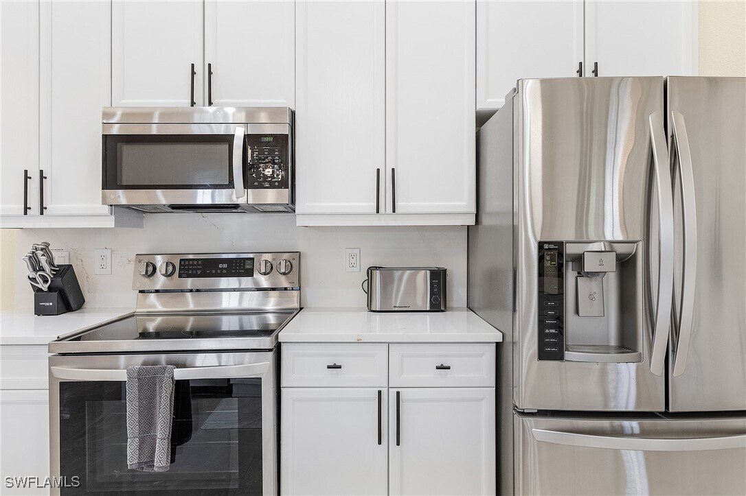 Foto principal - 4733 SW 24th Ave
