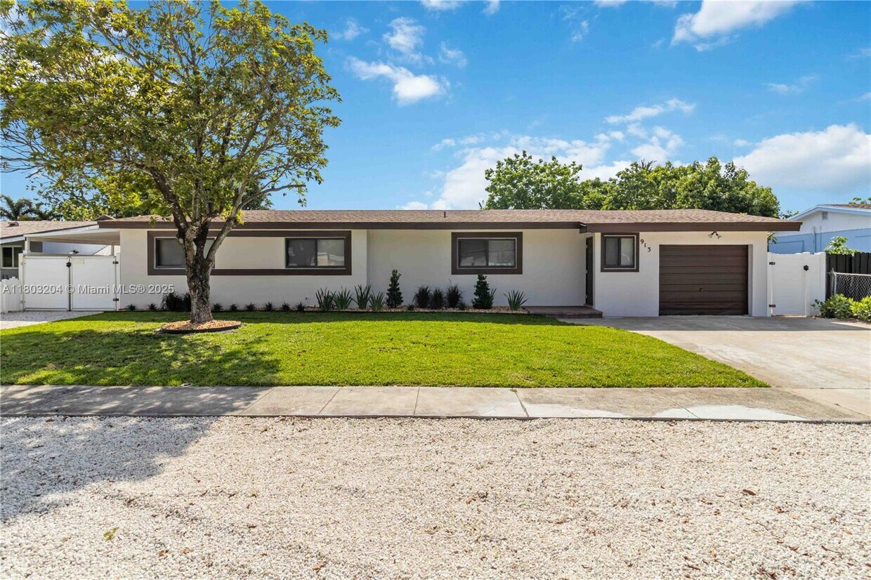 Foto principal - 913 SW 49th Ave