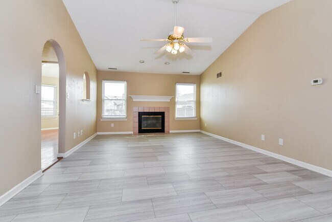 Foto del edificio - 121 Tracy Ridge Blvd