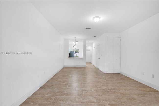 Foto del edificio - 14105 SW 49th St