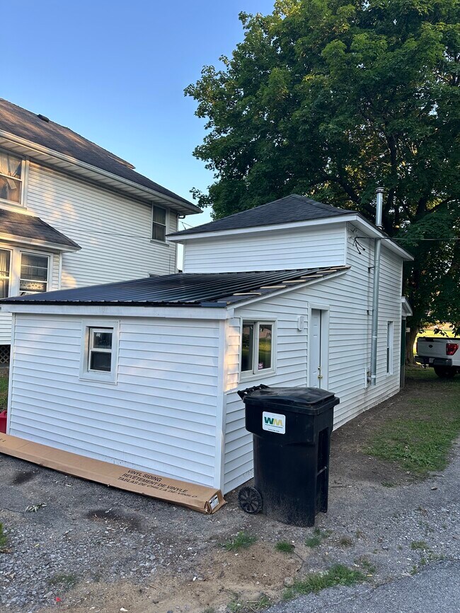 Building Photo - 4035 W Main Street Rd
