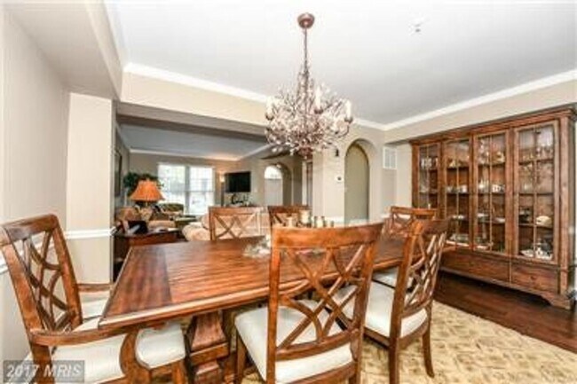 Building Photo - Remarkable Townhouse in Wormans Mill