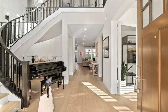 Photo - 70 Ray House