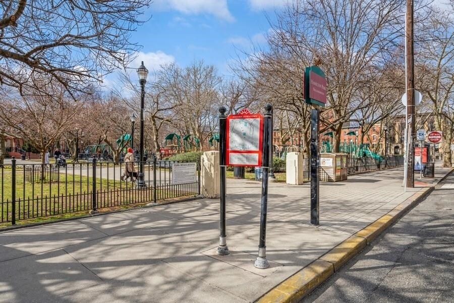 Foto principal - 263 10th St