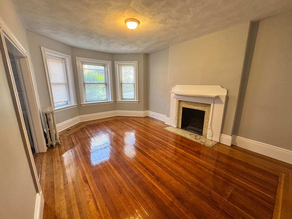 Primary Photo - 11 Park St