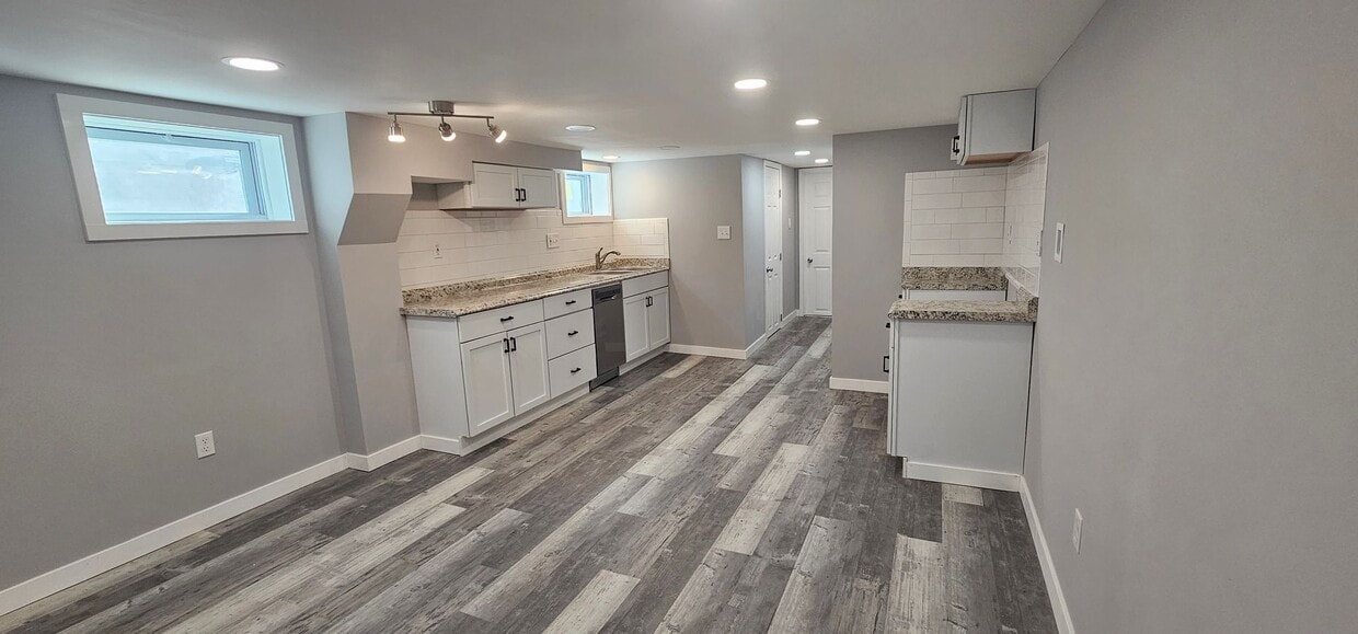 Primary Photo - 1 Bed 1 Bath Multiplex home