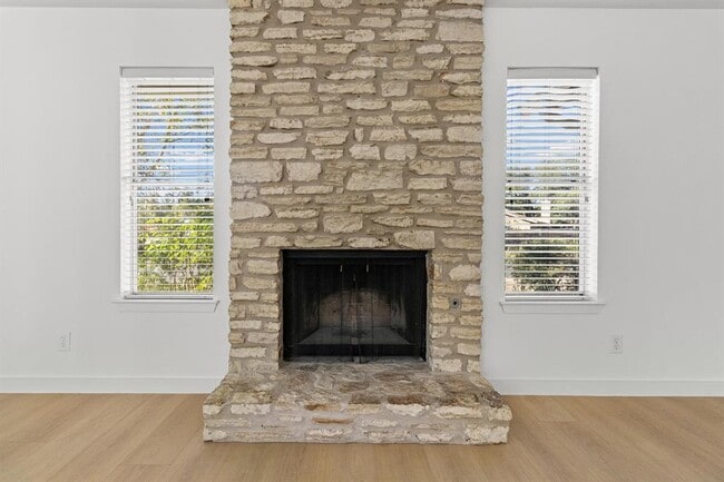 Building Photo - 11131 Henge Dr