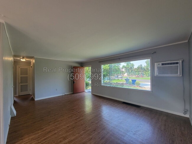Foto del edificio - 312 Goethals Dr