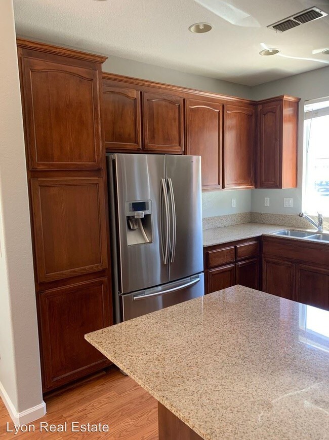 Building Photo - 3 br, 2.5 bath House - 10 Sheen Court