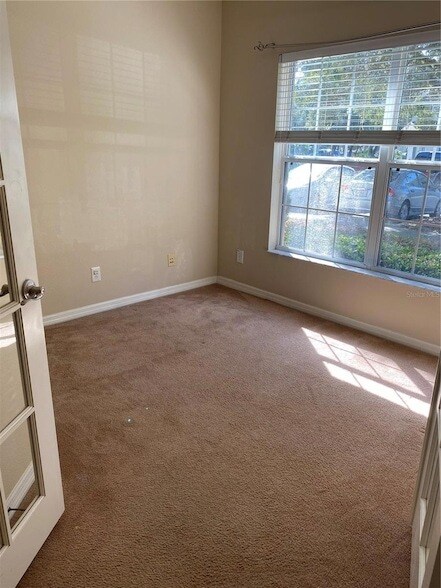 Building Photo - 5809 Fishhawk Ridge Dr