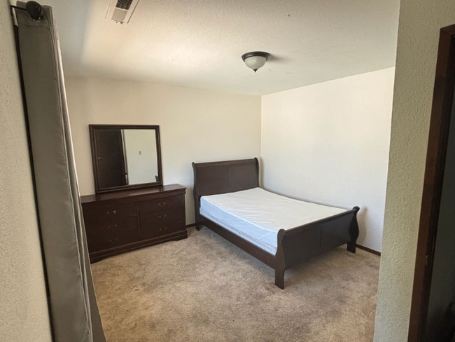 Building Photo - 1201 N Pershing Ave