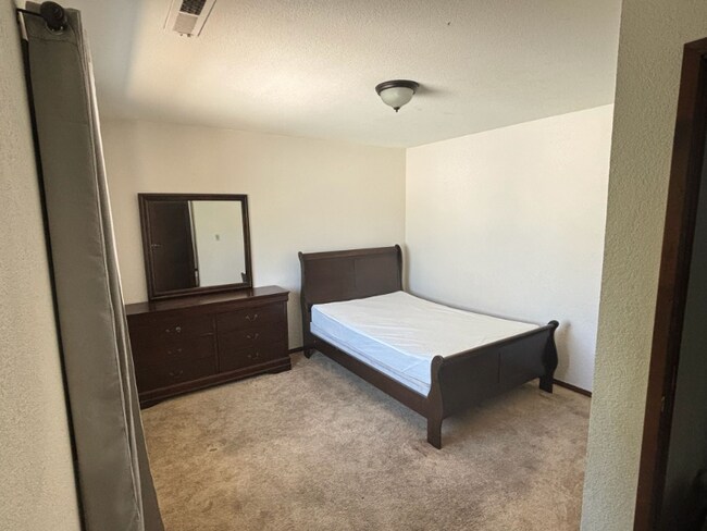 Foto del edificio - 1201 N Pershing Ave