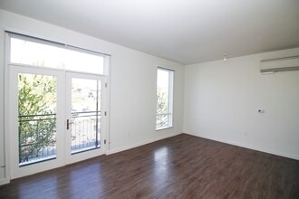 Building Photo - Ice House Midtown