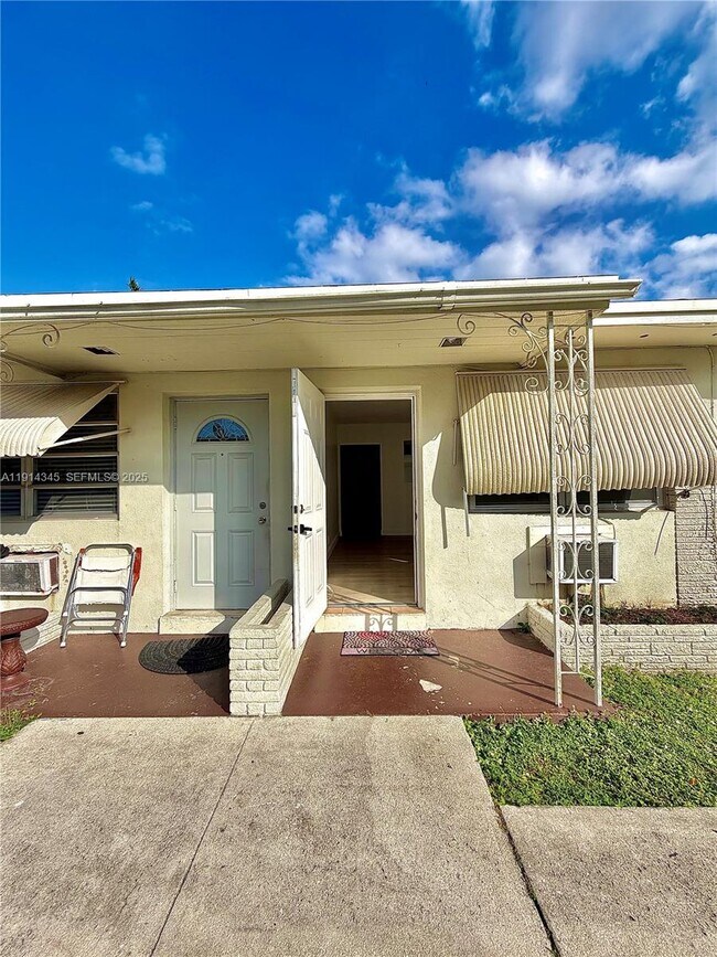 Foto del edificio - 224 SW 10th St