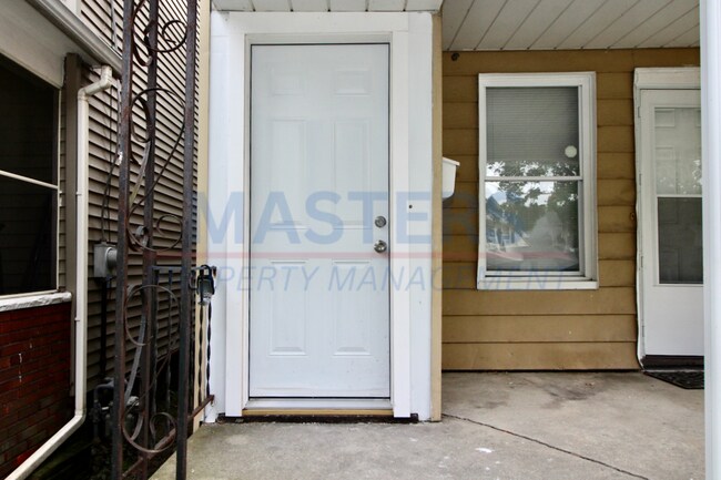Building Photo - 2563 Foraker Ave