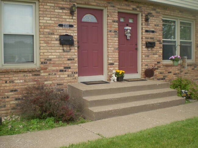 Foto del edificio - 2336 N Linwood Ave