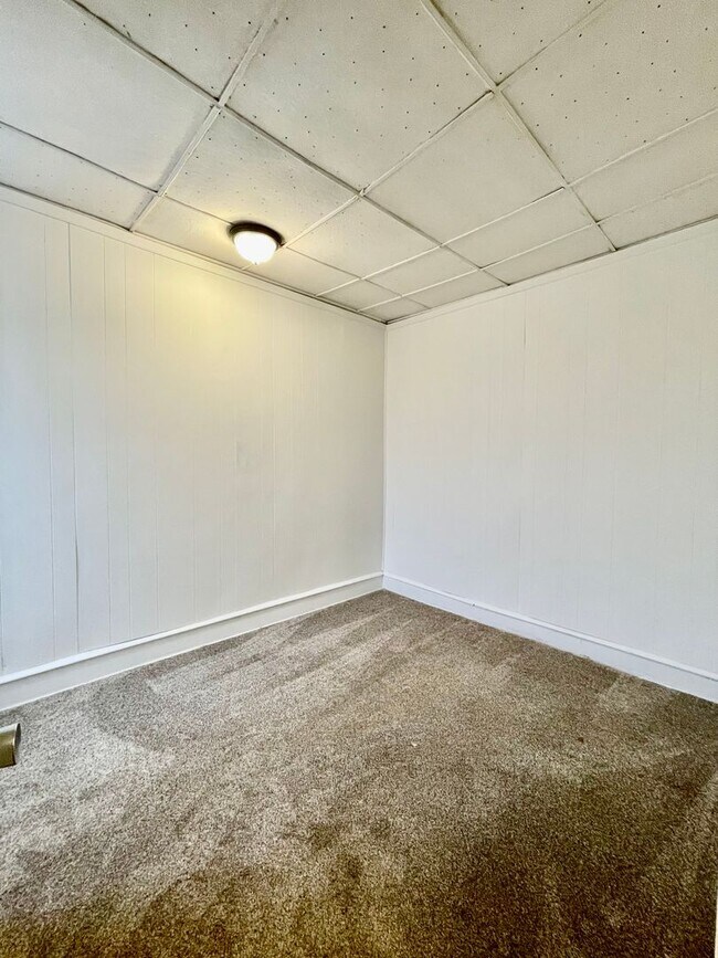 Building Photo - 2BR/1BA , Port Richmond, Available Now