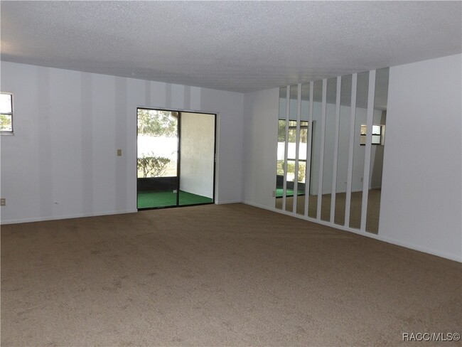 Building Photo - 9785 E Goldfinch Ln