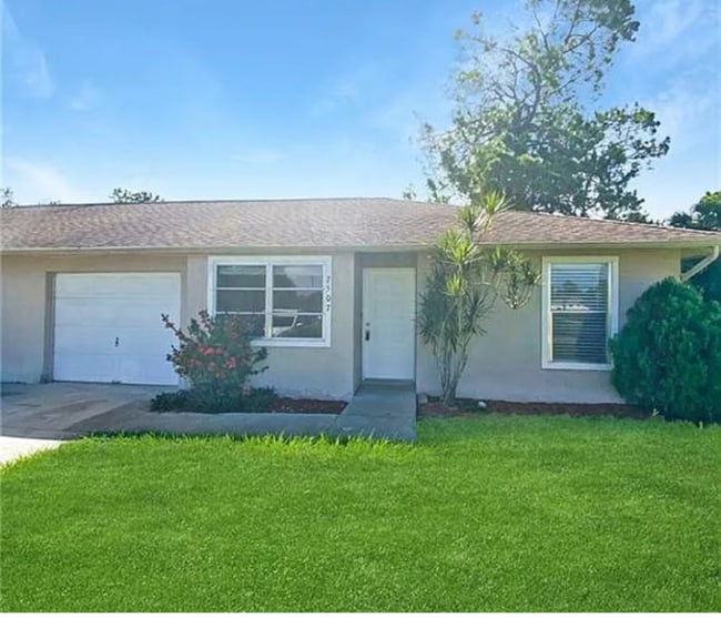 Building Photo - 2507 Matena Ave S