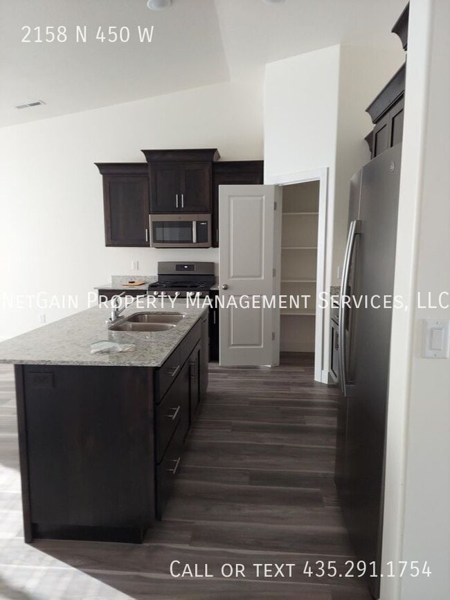 Building Photo - 2158 N 450 W