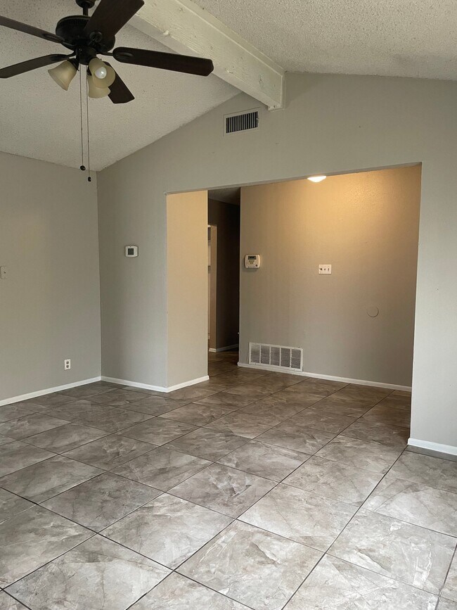 Foto del edificio - 11630 Spring Trail Dr
