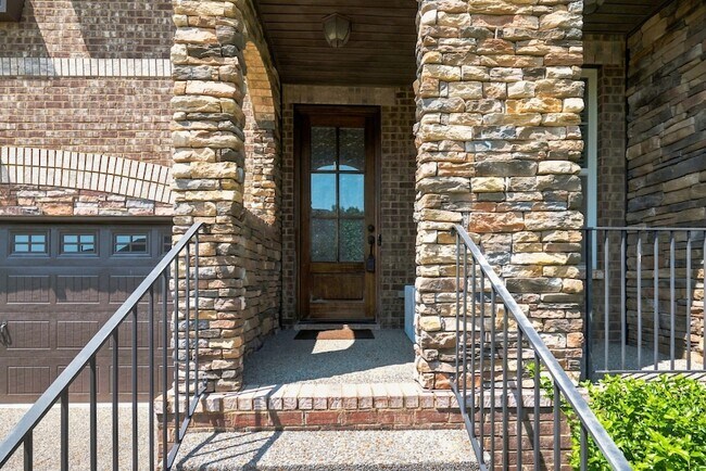 Foto del edificio - 5128 Mountainbrook Cir